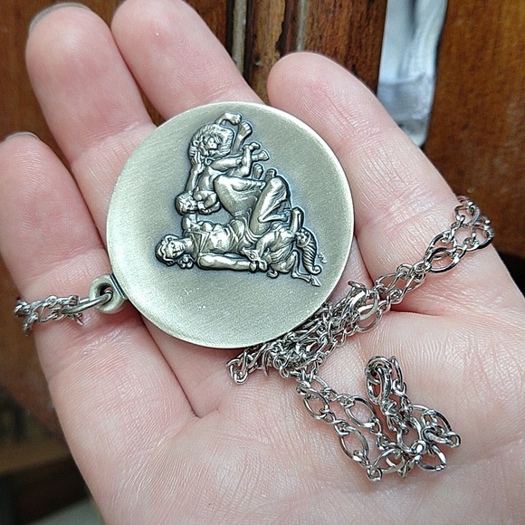 Wittnauer sterling silver 925 coin medallion pendant charm necklace chain mother